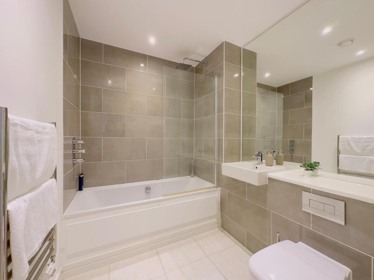 Luxurious Comfy Penthouse - Steps To East Croydon Train Station - Viewsアパートメント エクステリア 写真