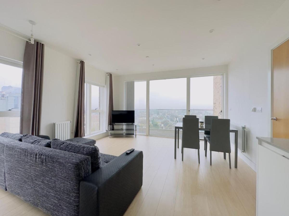 Luxurious Comfy Penthouse - Steps To East Croydon Train Station - Viewsアパートメント エクステリア 写真